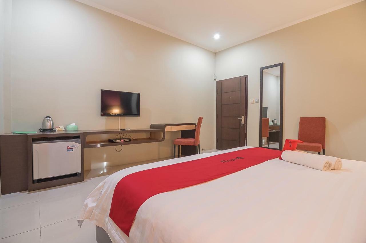 Reddoorz Plus @ Tanjung Pandan Belitung 2 Dış mekan fotoğraf