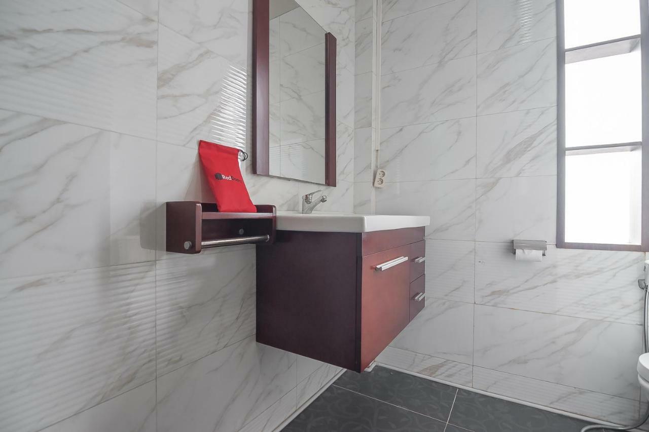 Reddoorz Plus @ Tanjung Pandan Belitung 2 Dış mekan fotoğraf