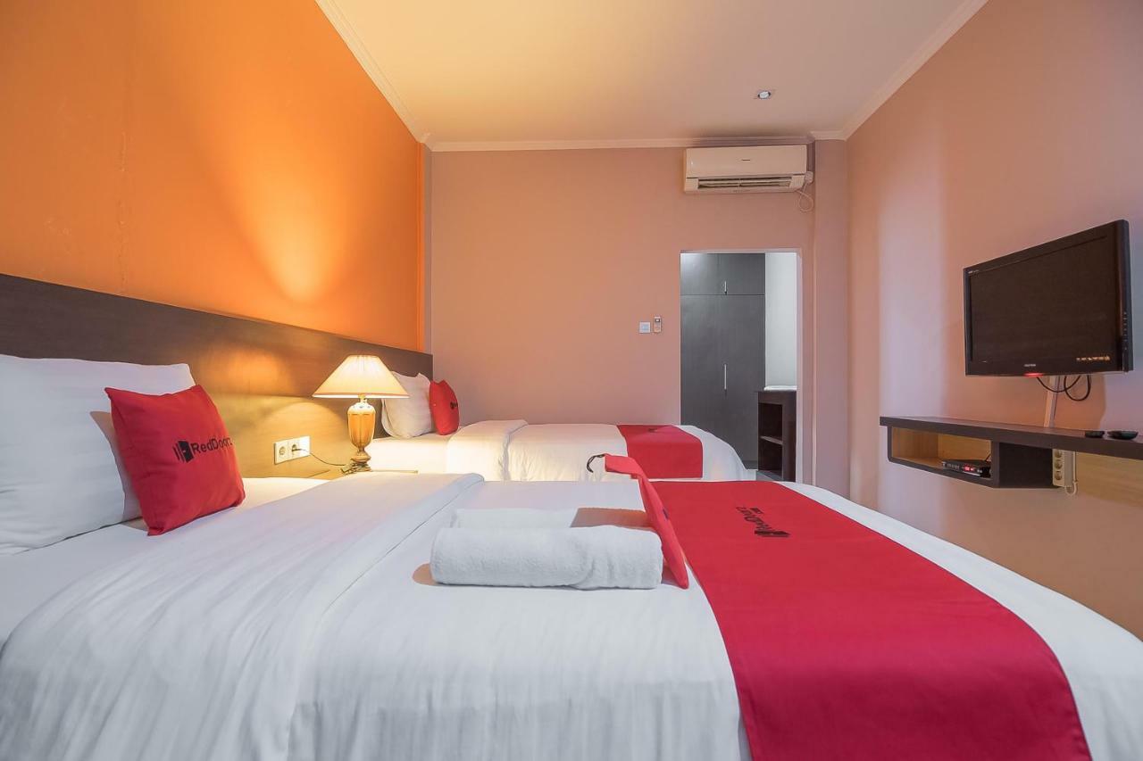Reddoorz Plus @ Tanjung Pandan Belitung 2 Dış mekan fotoğraf